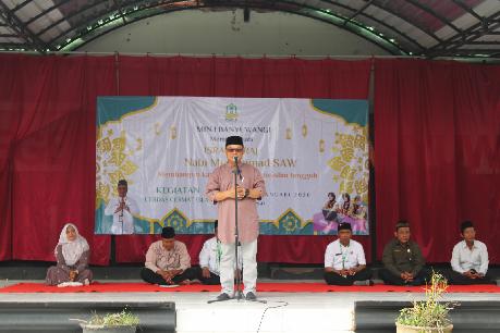 Peringatan Isra Mikraj di MIN 1 Banyuwangi Dikemas dengan Cerdas Cermat Berbasis Quizziz